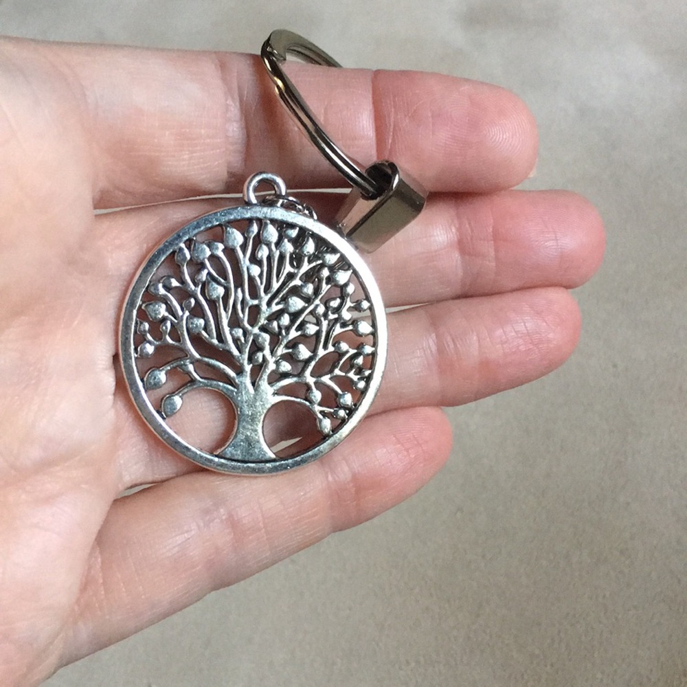 New! Tree of Life Keychain - Picture 6 of 6